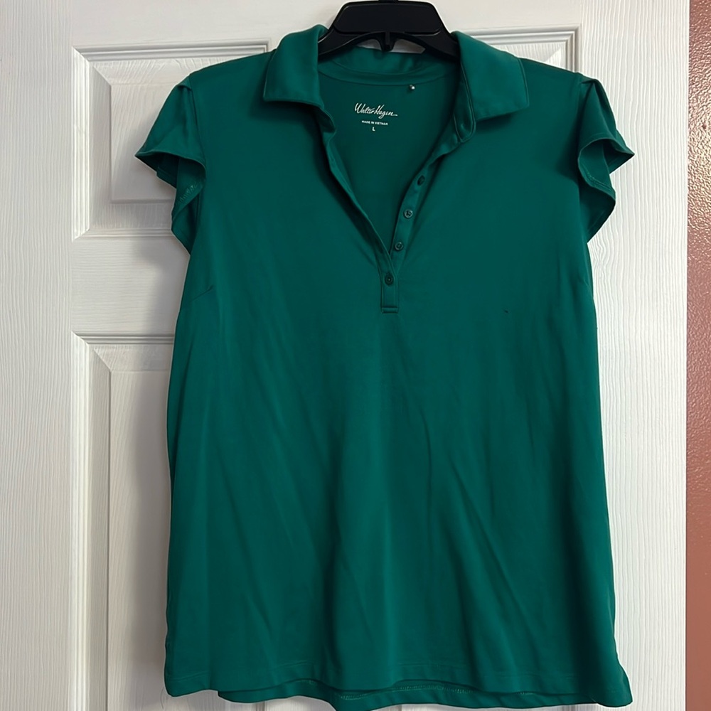 Women’s golf shirt. Emerald green